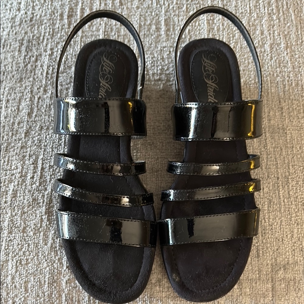 Bella Vita Black Sandals Open-Toe Minimalist Design